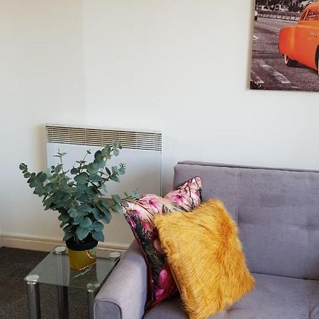 City Centre 1 Bed Apartment With Free On Site Parking With Cctv By Lets Relocations Birmingham Luaran gambar