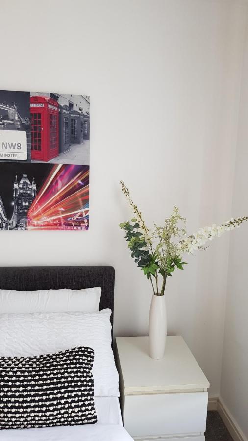City Centre 1 Bed Apartment With Free On Site Parking With Cctv By Lets Relocations Birmingham Luaran gambar