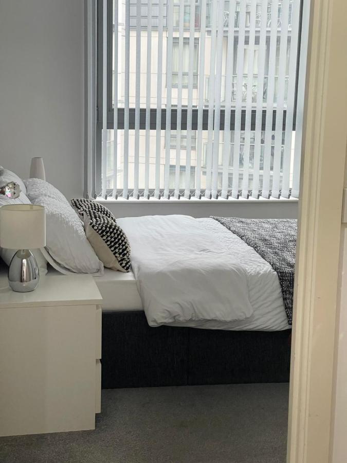 City Centre 1 Bed Apartment With Free On Site Parking With Cctv By Lets Relocations Birmingham Luaran gambar